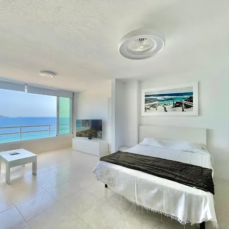 Torre Coblanca Frontline Apartment *